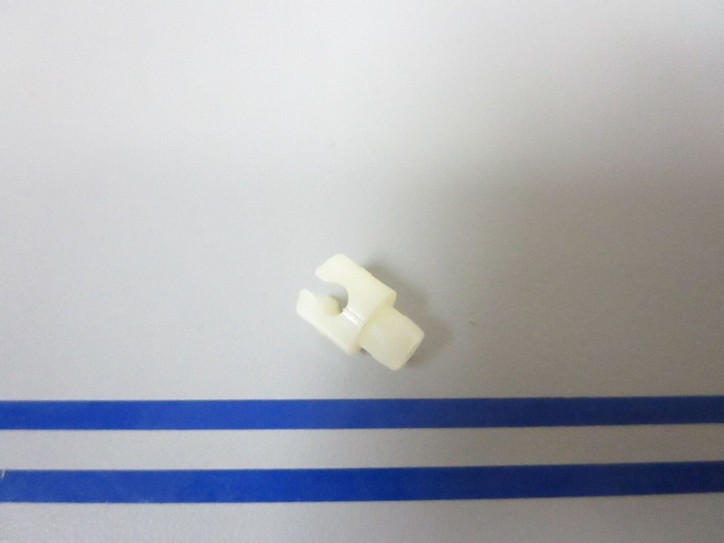 *NEW OEM* 0770 OMC Johnson Evinrude Retainer 313329 0313329