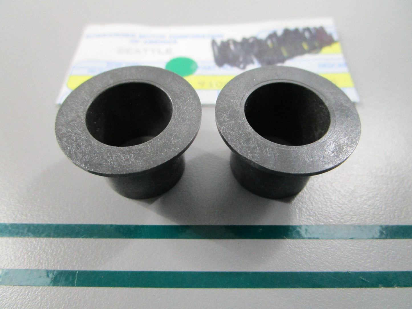 NEW OEM (LOT OF 2) 910855 0910855 OMC Johnson Evinrude Bushing 0810