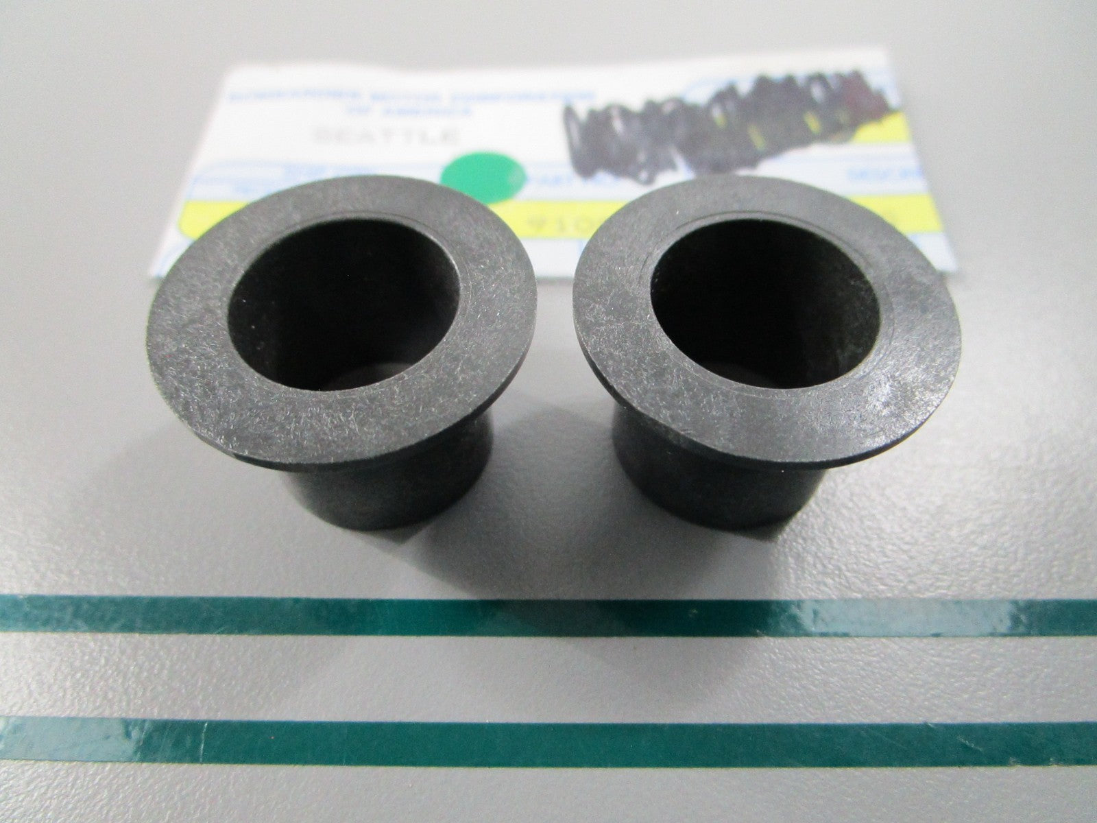 NEW OEM (LOT OF 2) 910855 0910855 OMC Johnson Evinrude Bushing 0810
