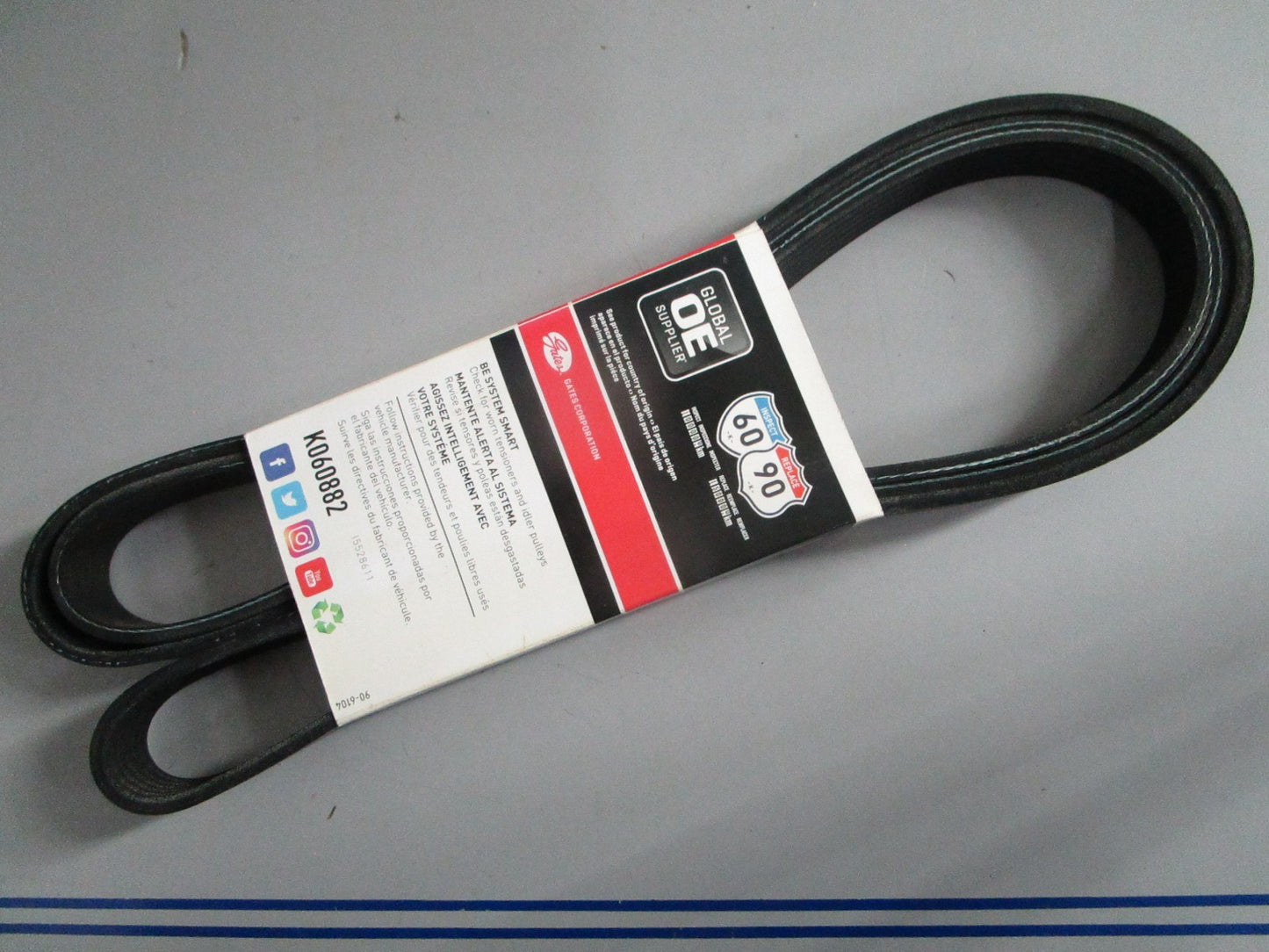 NEW K060882 Gates Micro-V Serpentine Belt 0820