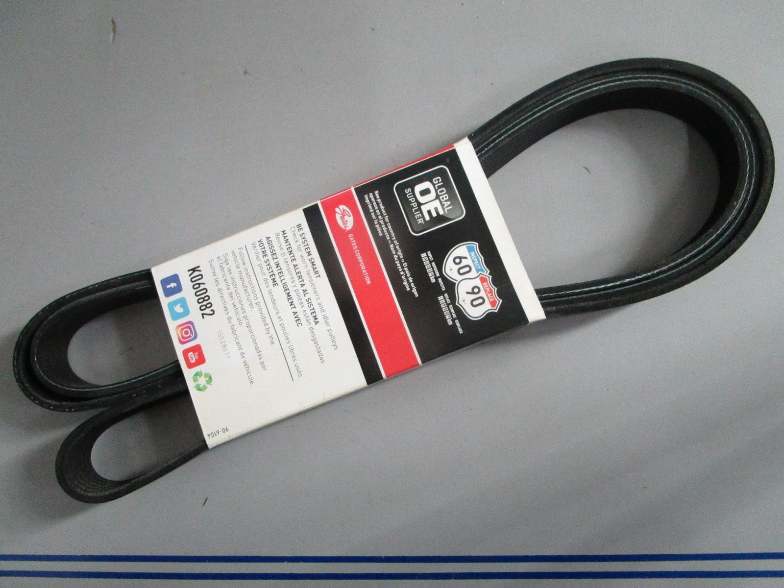 NEW K060882 Gates Micro-V Serpentine Belt 0820