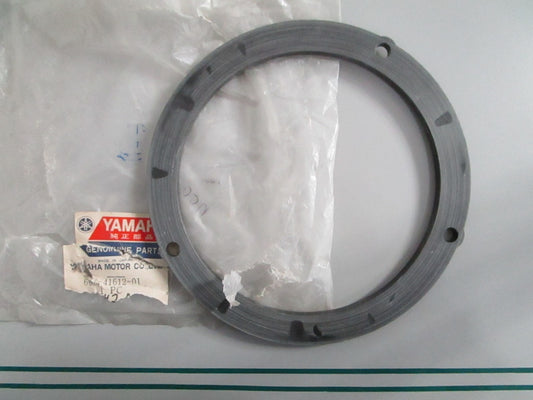 NEW OEM 663-41612-01-00 Yamaha Retainer 0820