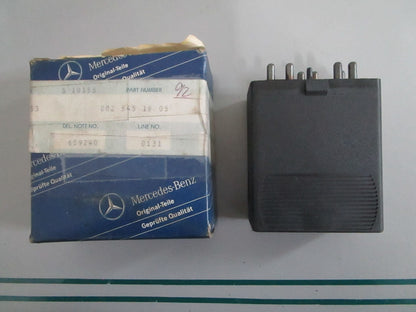 NEW OEM 0025451805 Mercedes-Benz Relay 0820