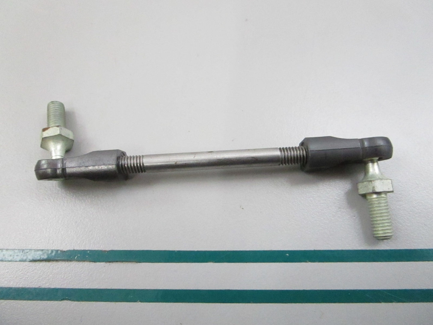 NEW OEM 380493 0380493 OMC Johnson Evinrude Rod & Socket 0810