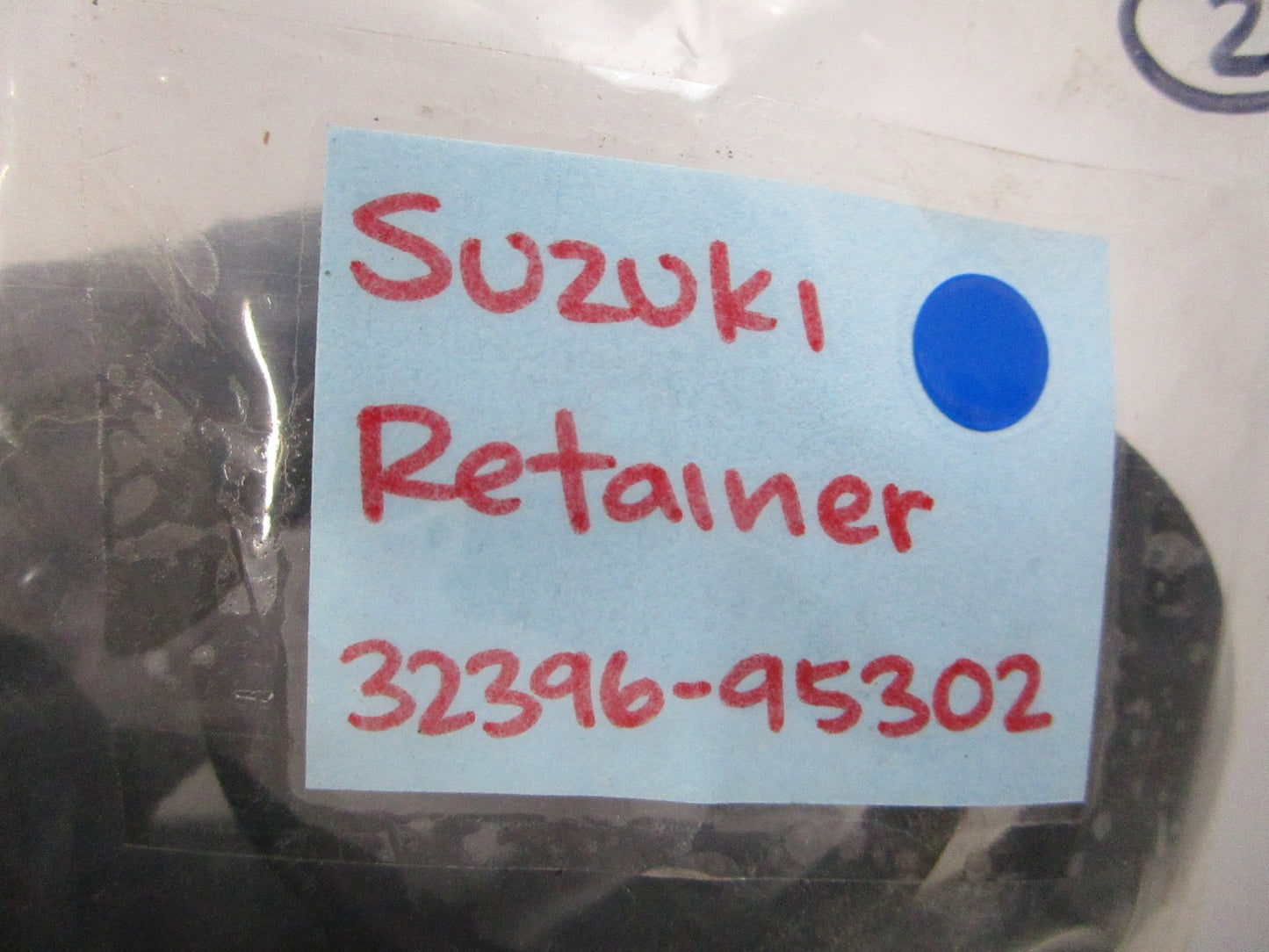 NEW OEM 32396-95302 Suzuki Retainer 0810