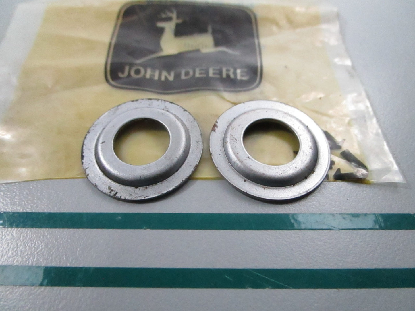 NEW OEM (LOT OF 2) M76084 John Deere Spring Retainer 0810