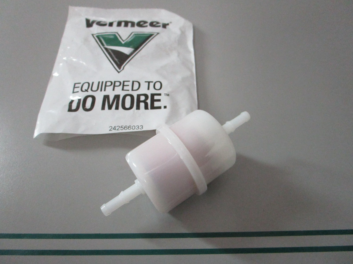 NEW OEM 242566033 Vermeer Fuel Filter 0810