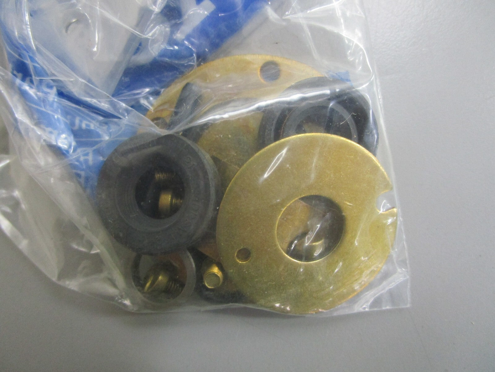 *NEW OEM* 0820 Volvo Penta Repair Kit 875756