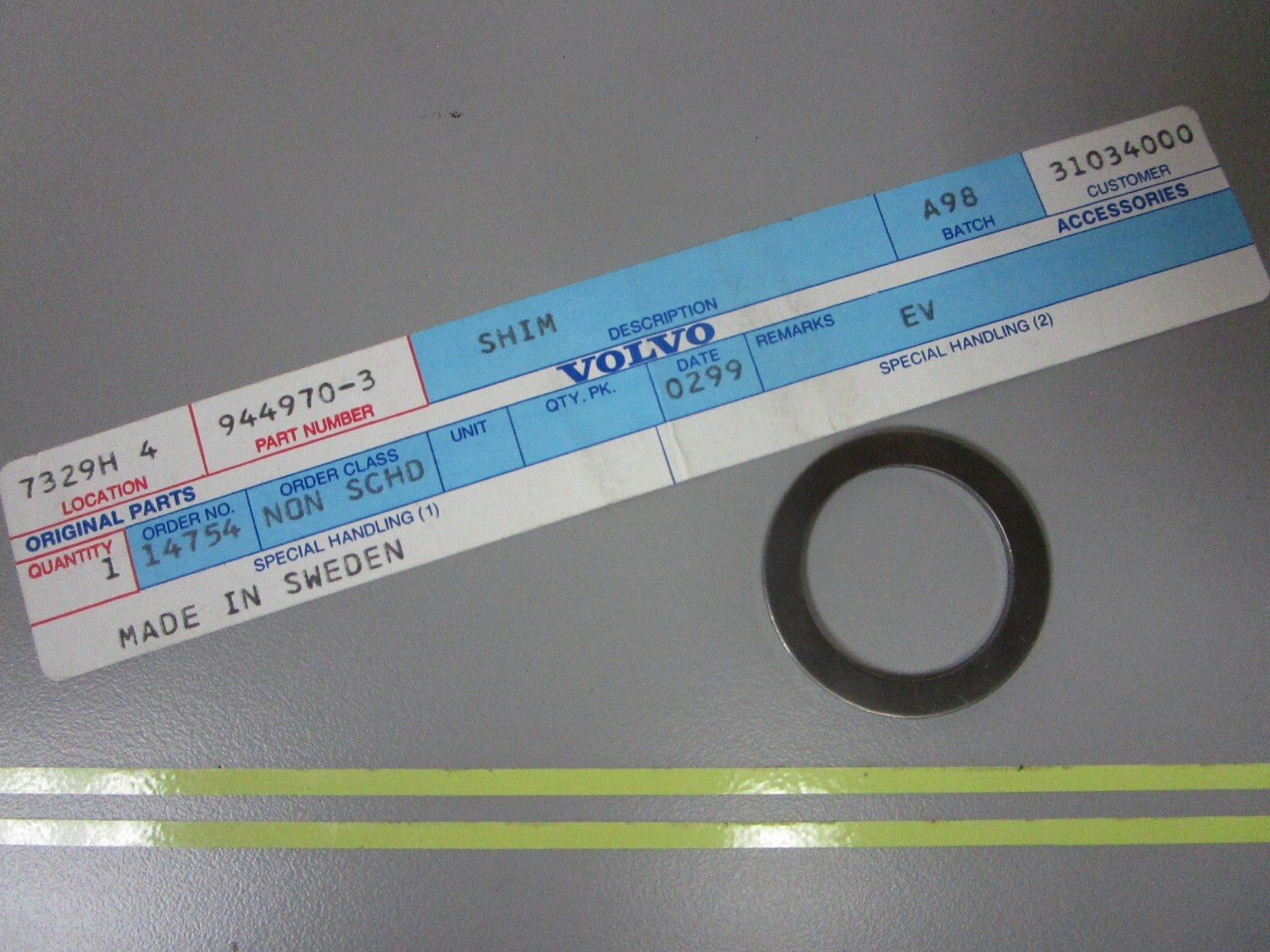 *NEW OEM* 0810 Volvo Penta Shim 944970