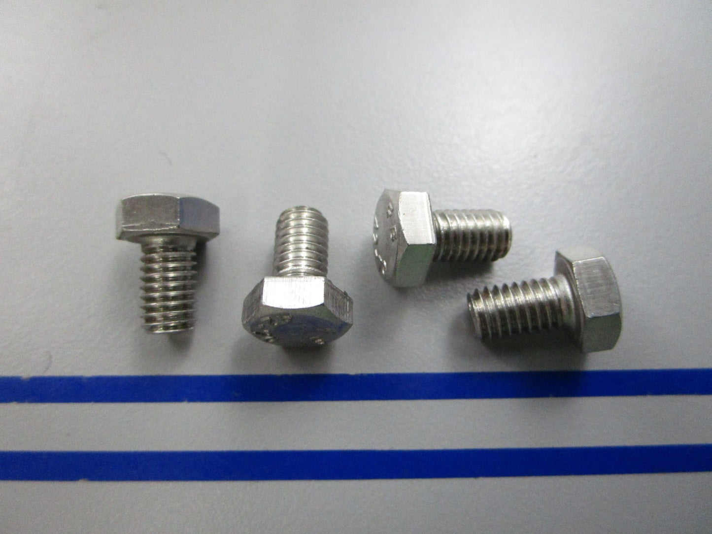 NEW OEM (LOT OF 4) 10-40003 25 Mercury Quicksilver Screw 0810