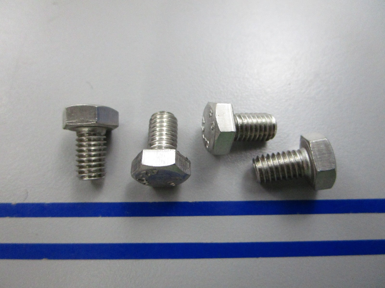 NEW OEM (LOT OF 4) 10-40003 25 Mercury Quicksilver Screw 0810