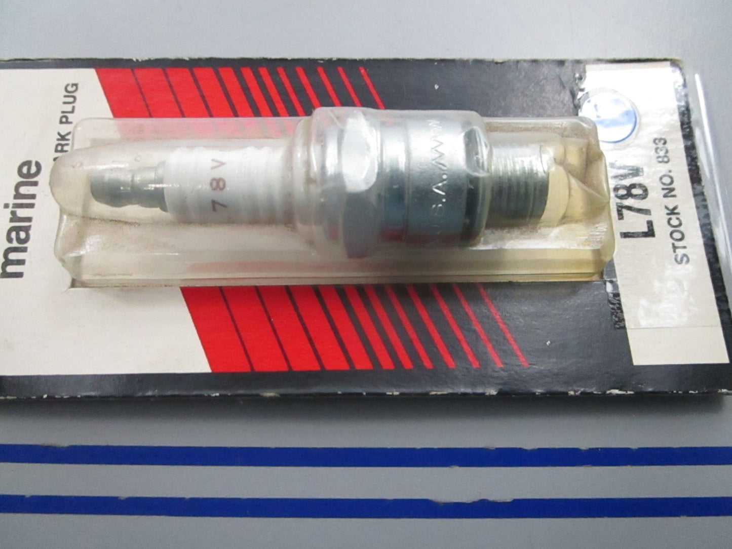 NEW L78V Champion Spark Plug 0810