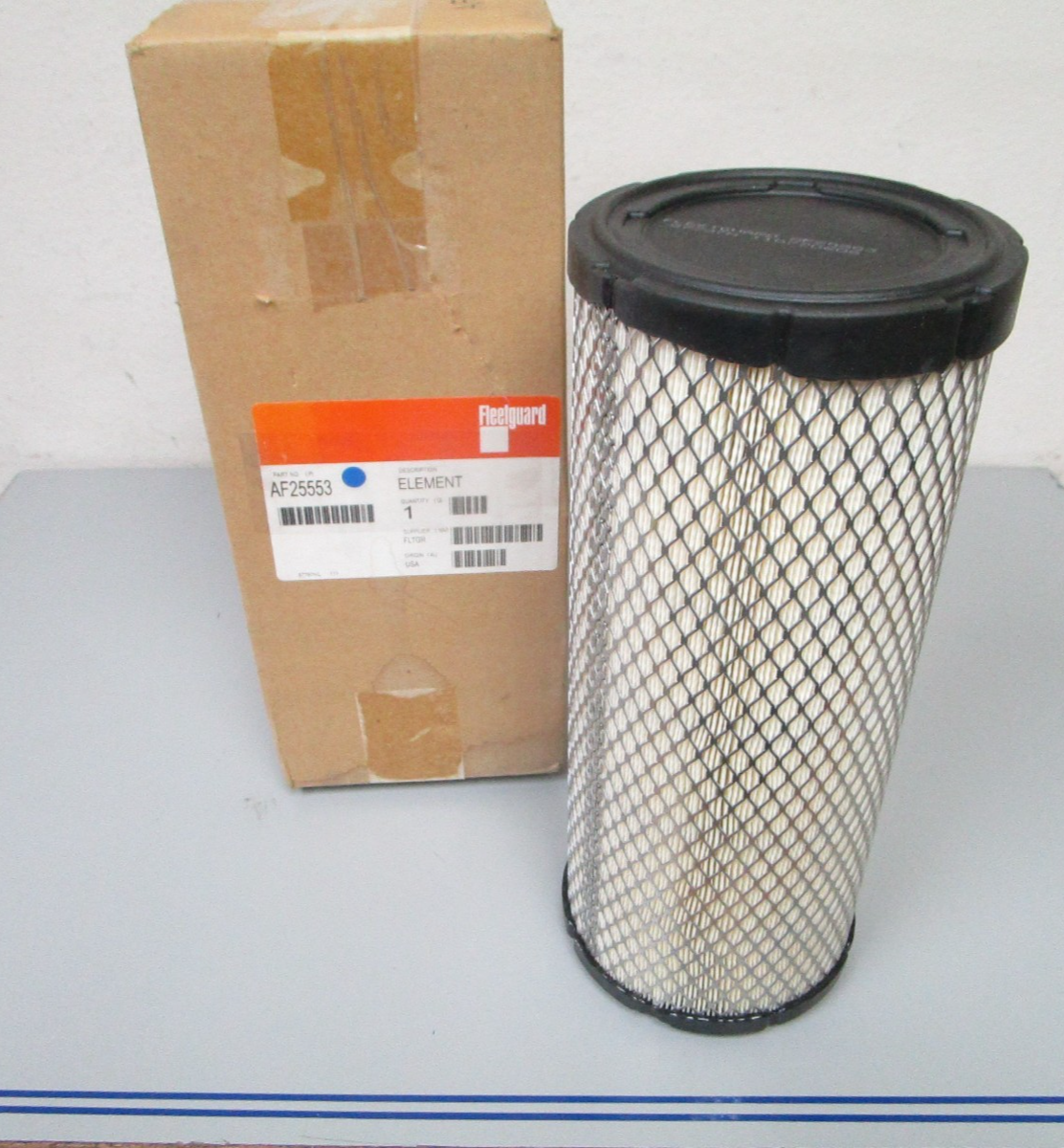 NEW OEM AF25553 Fleetguard Filter Element 0720
