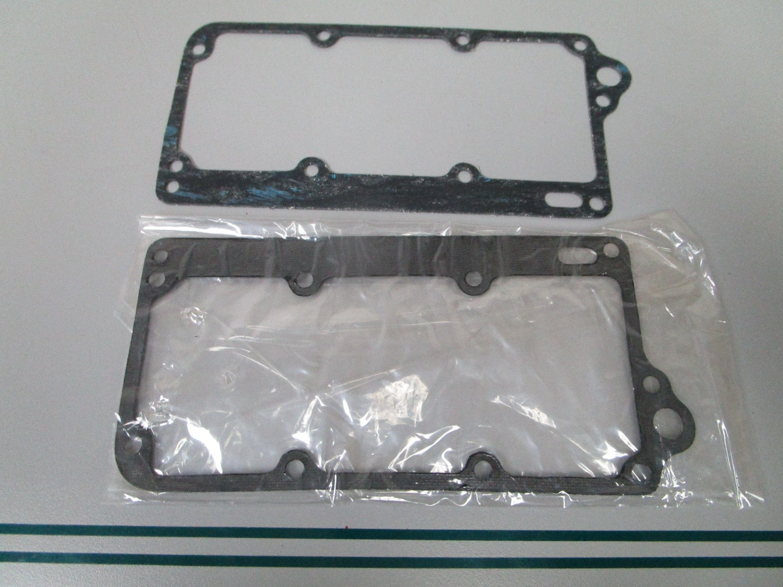 NEW OEM (LOT OF 2) 203257 0203257 OMC Johnson Evinrude Exhaust Gasket 0810