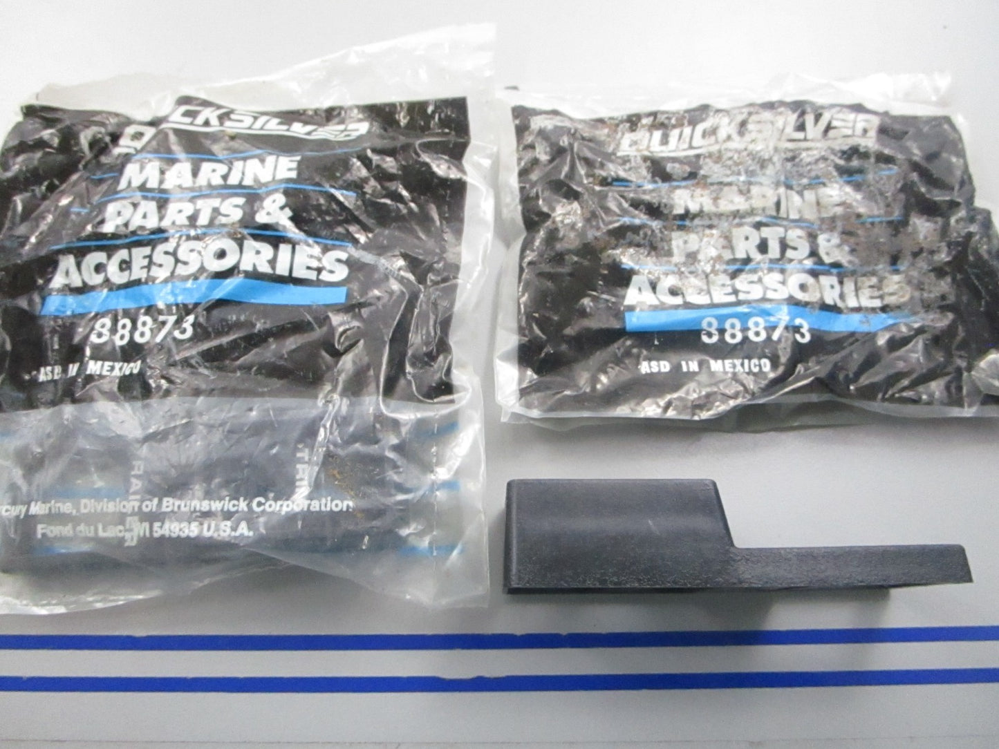 NEW OEM (LOT OF 2) 88873 Mercury Quicksilver Retainer 0810