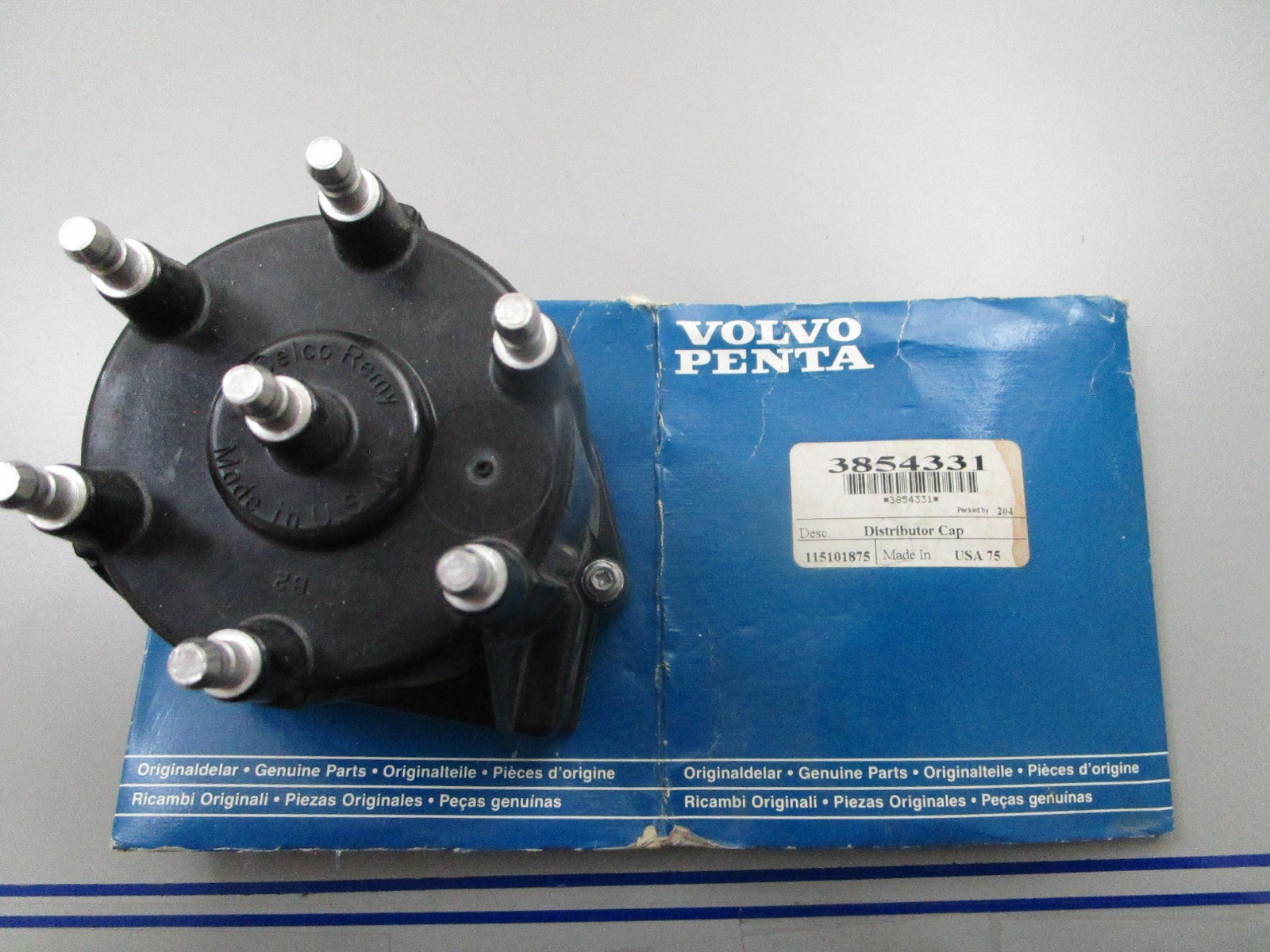 *NEW OEM* 0810 Volvo Penta Distributor Cap 3854331