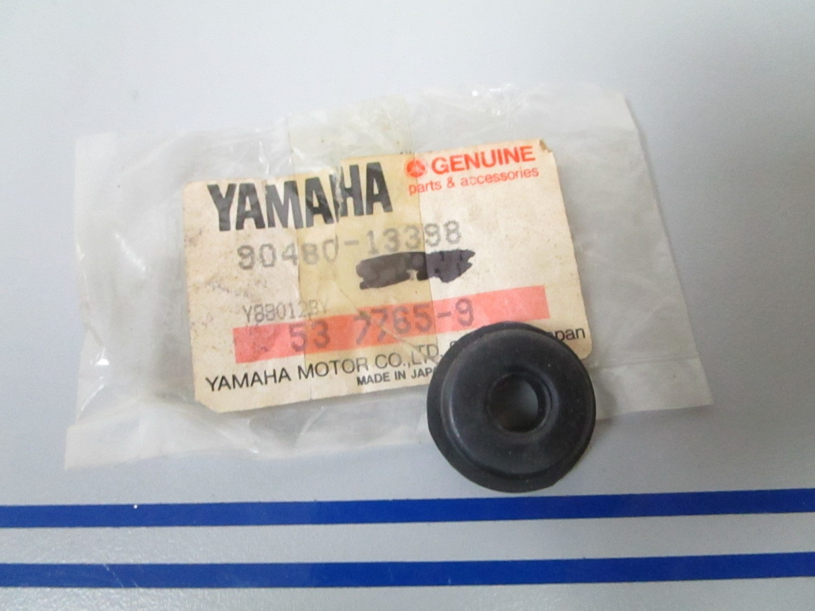 NEW OEM 90480-13398 Yamaha Rubber Grommet 0720