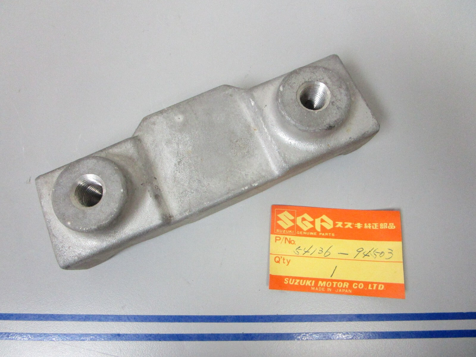 *NEW OEM* 0810 Suzuki Upper Mount 54136-94503