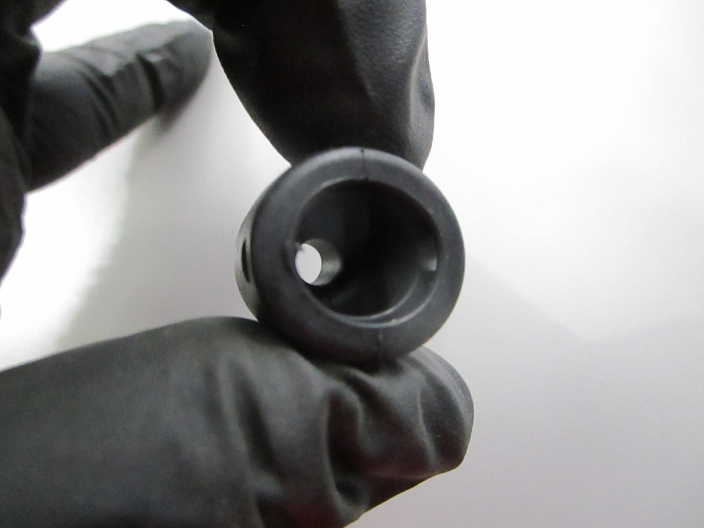 NEW OEM 6H1-21773-00-00 Yamaha Grommet  0810
