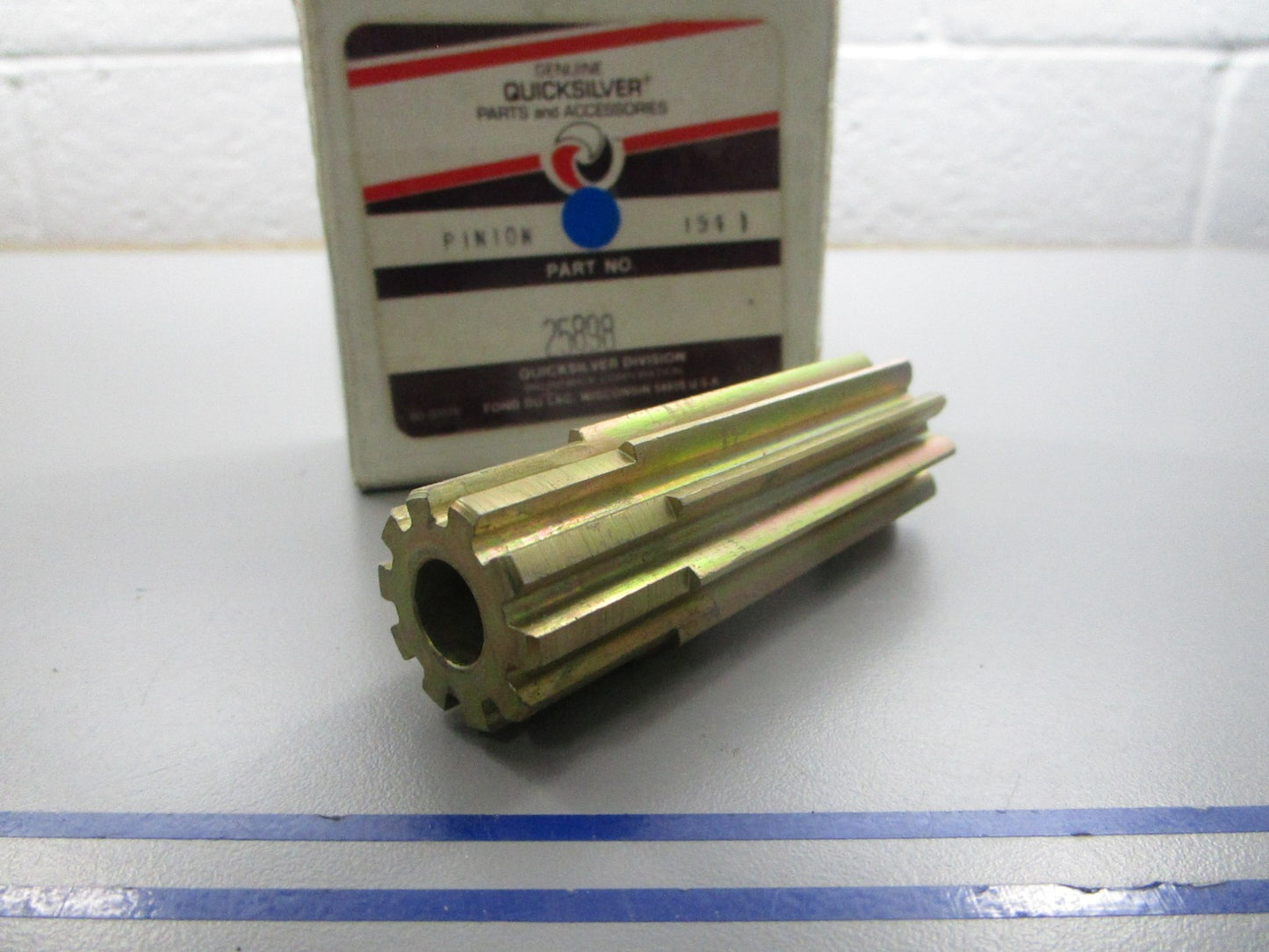 NEW OEM 25898 Mercury Quicksilver Pinion 0810
