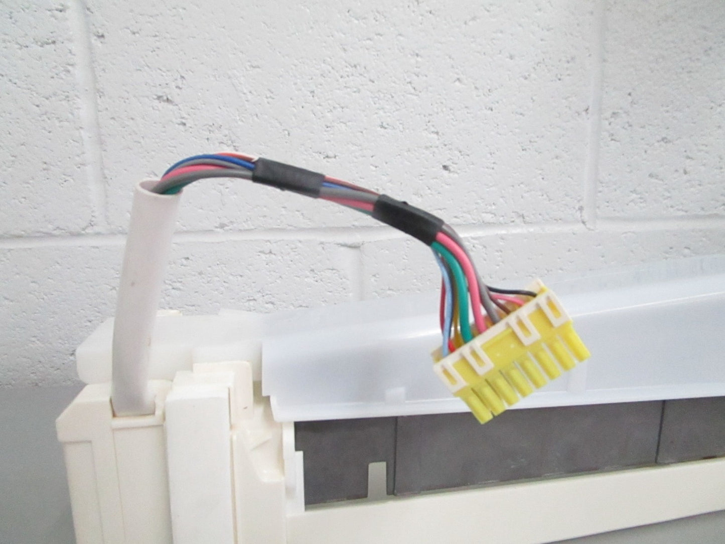 NEW OEM DA82-02675A Samsung Refrigerator Ice Maker Service Kit 0820