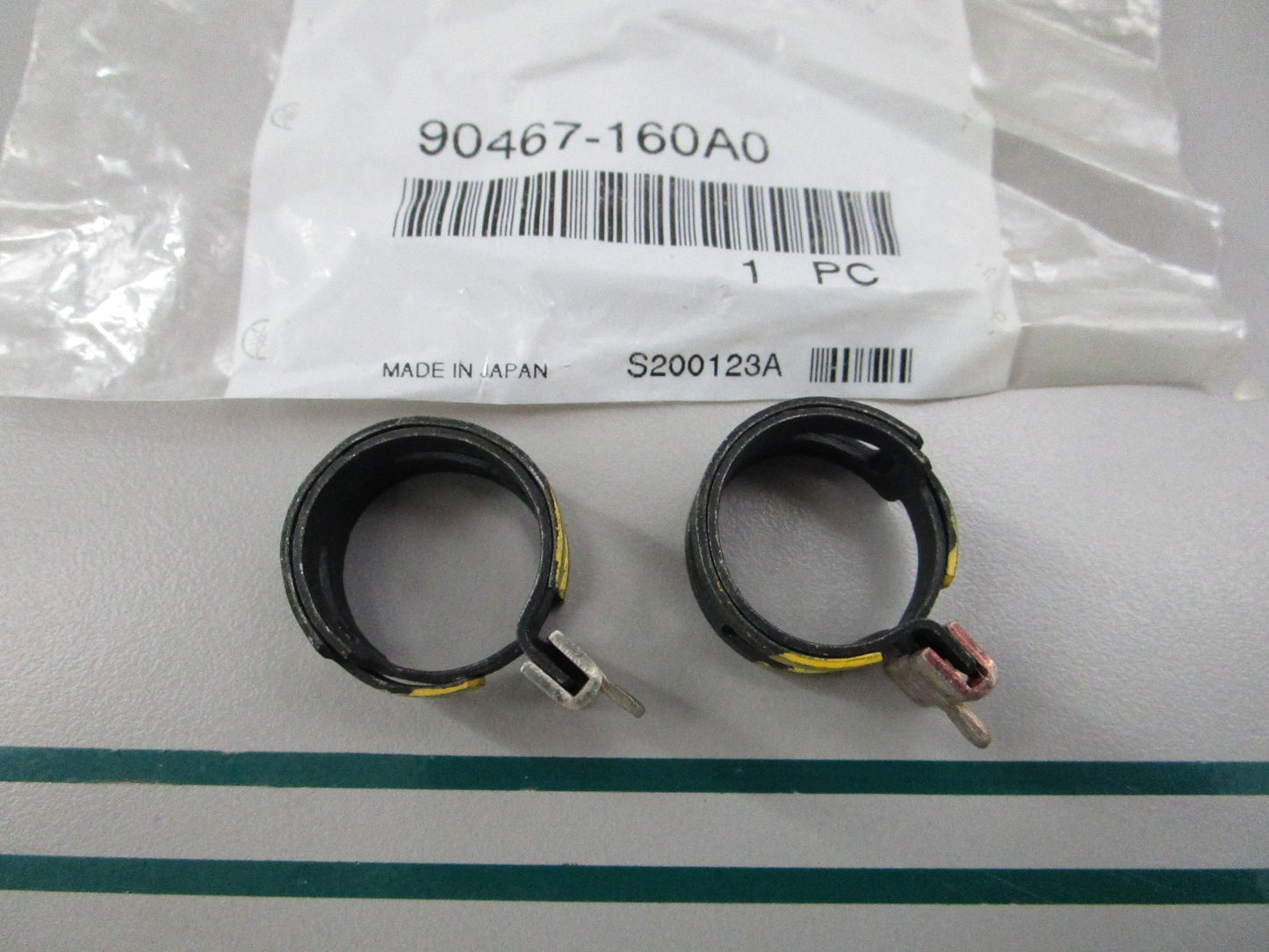 NEW OEM (LOT OF 2) 90467-160A0-00 Yamaha Clip 0810