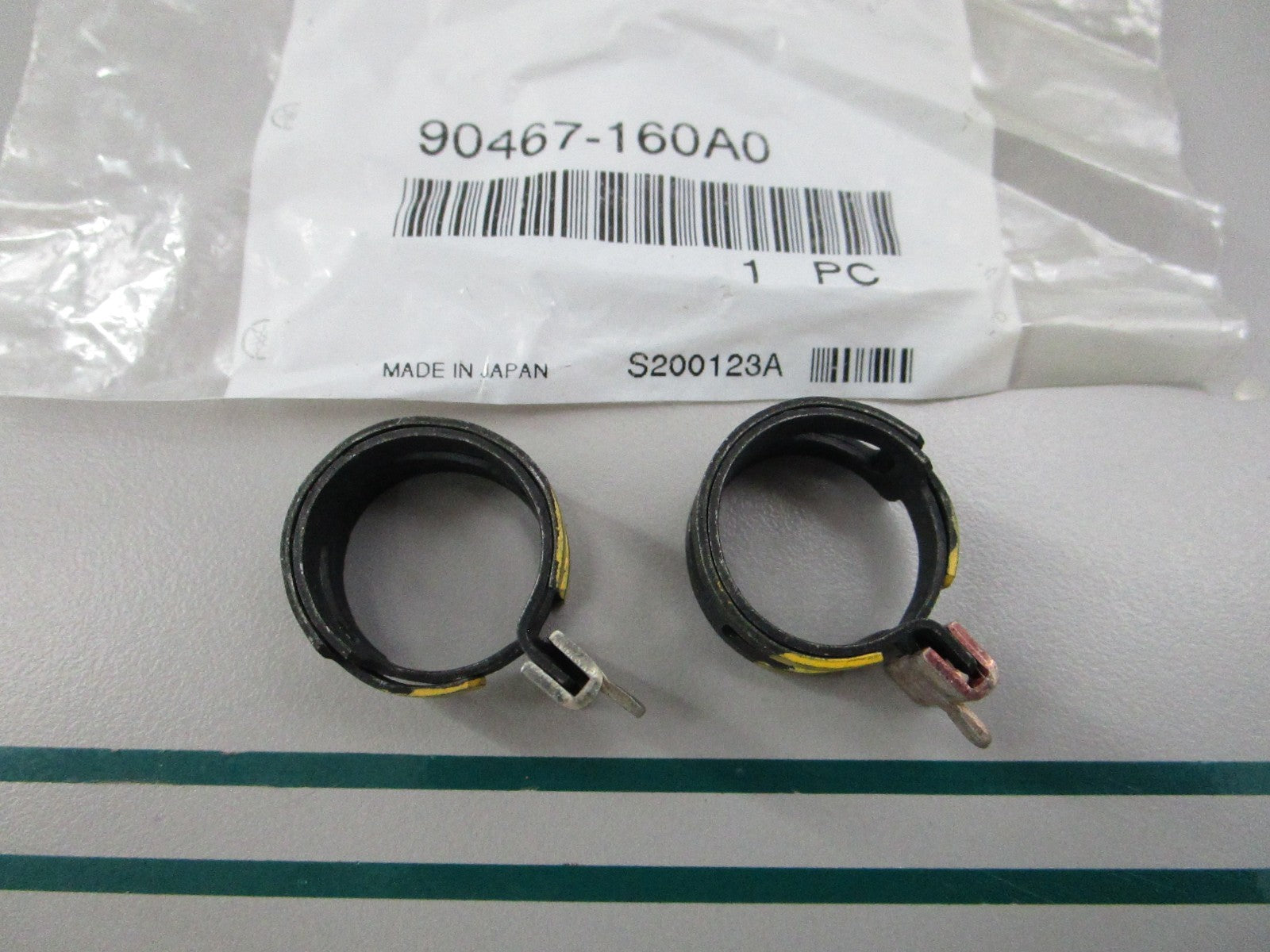 NEW OEM (LOT OF 2) 90467-160A0-00 Yamaha Clip 0810