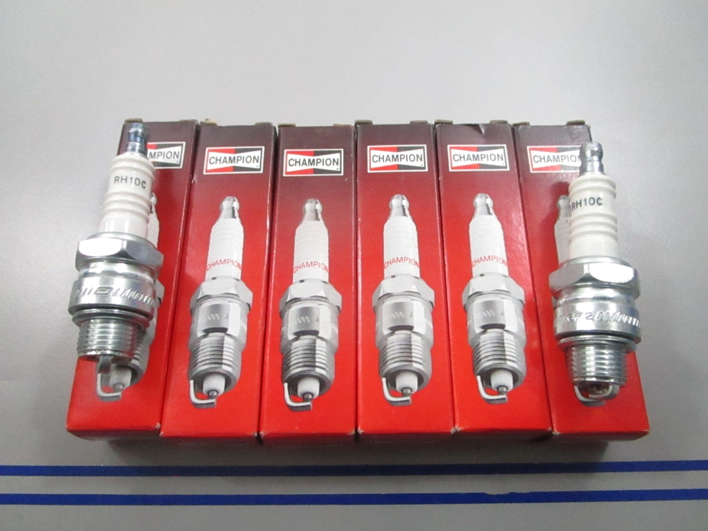 *NEW* (LOT OF 6) 0810 Champion Spark Plug RH10C