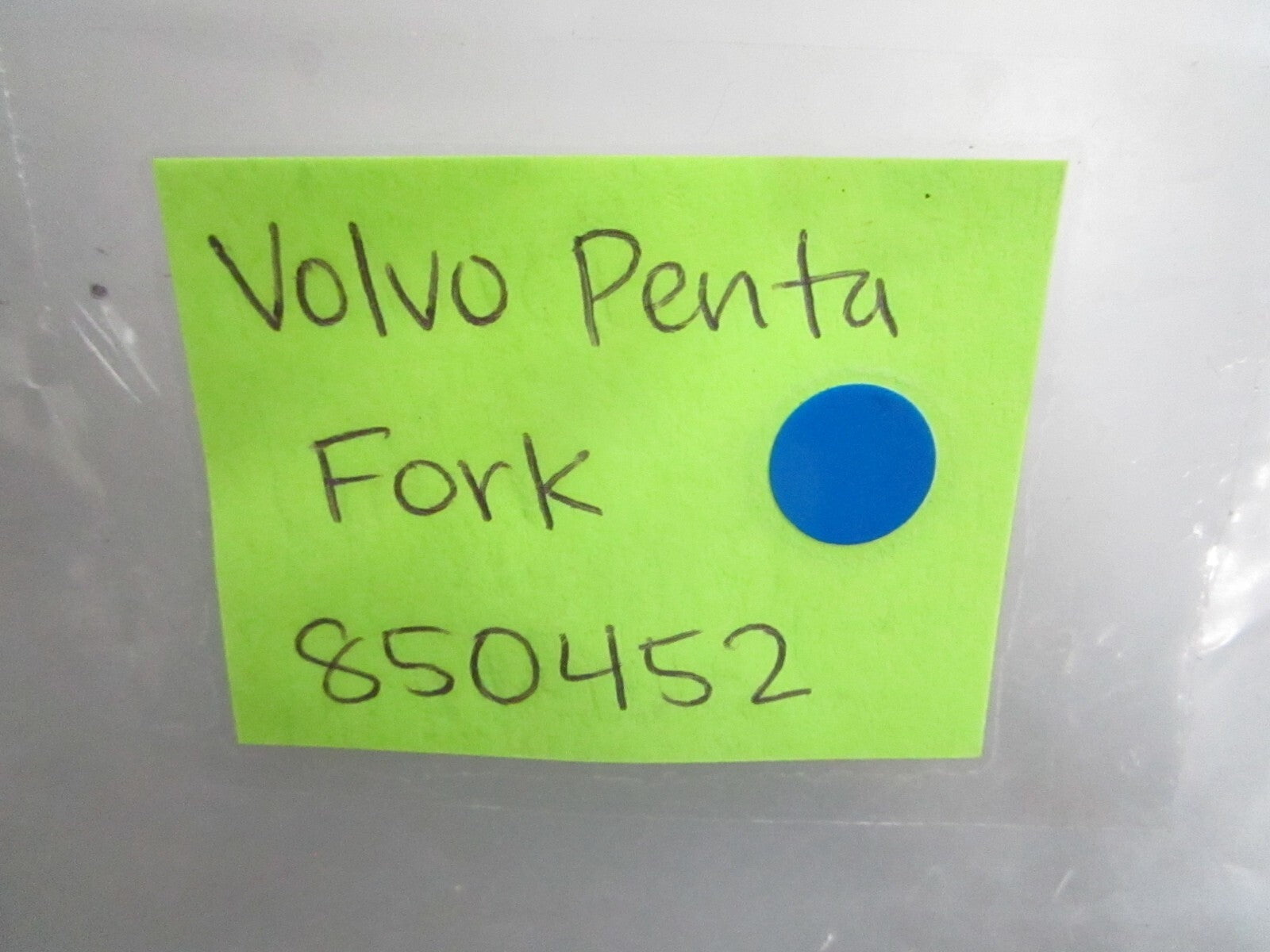 *NEW OEM* 0820 Volvo Penta Fork 850452