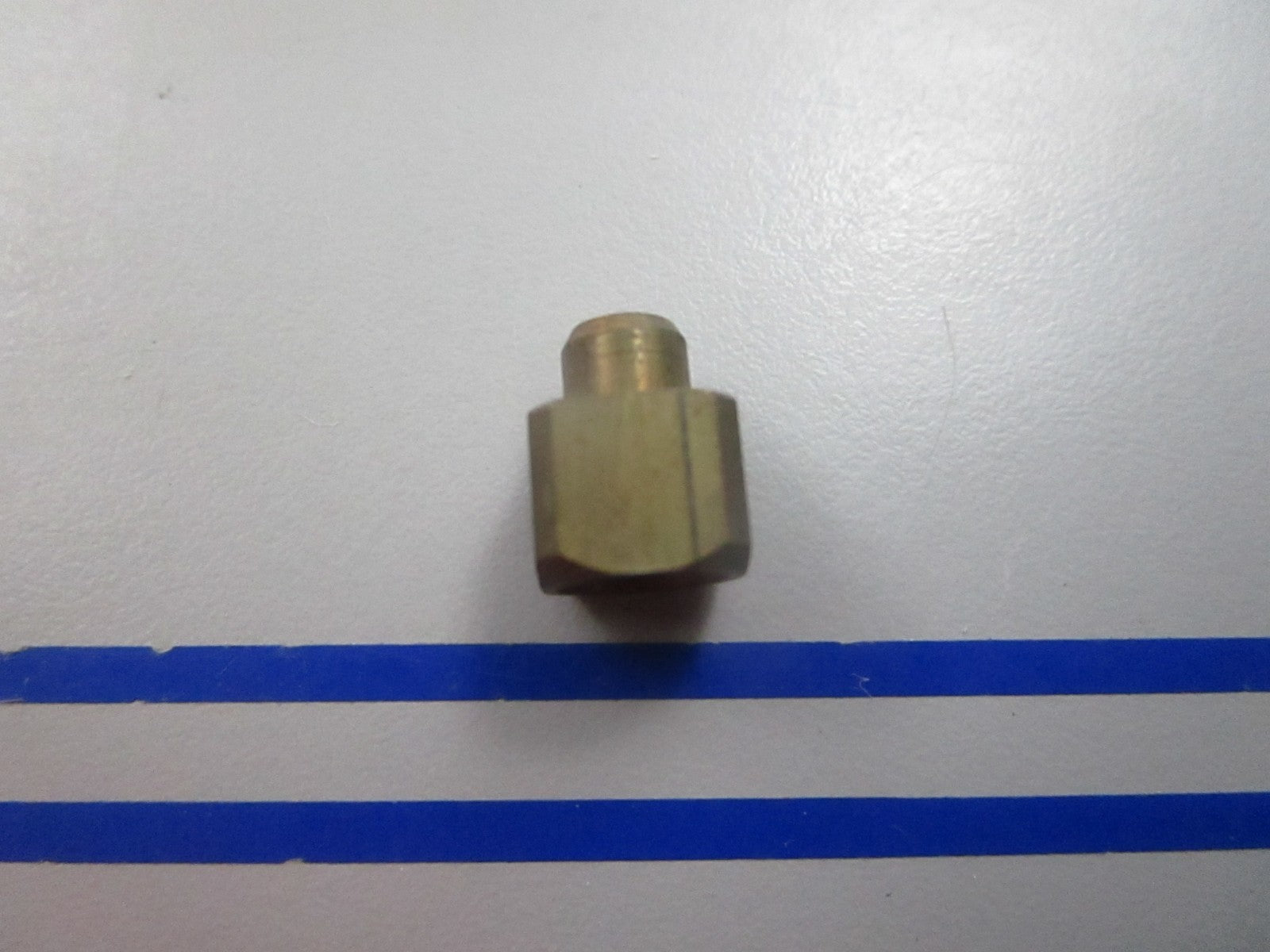 NEW OEM 303595 0303595 OMC Johnson Evinrude Valve 0810