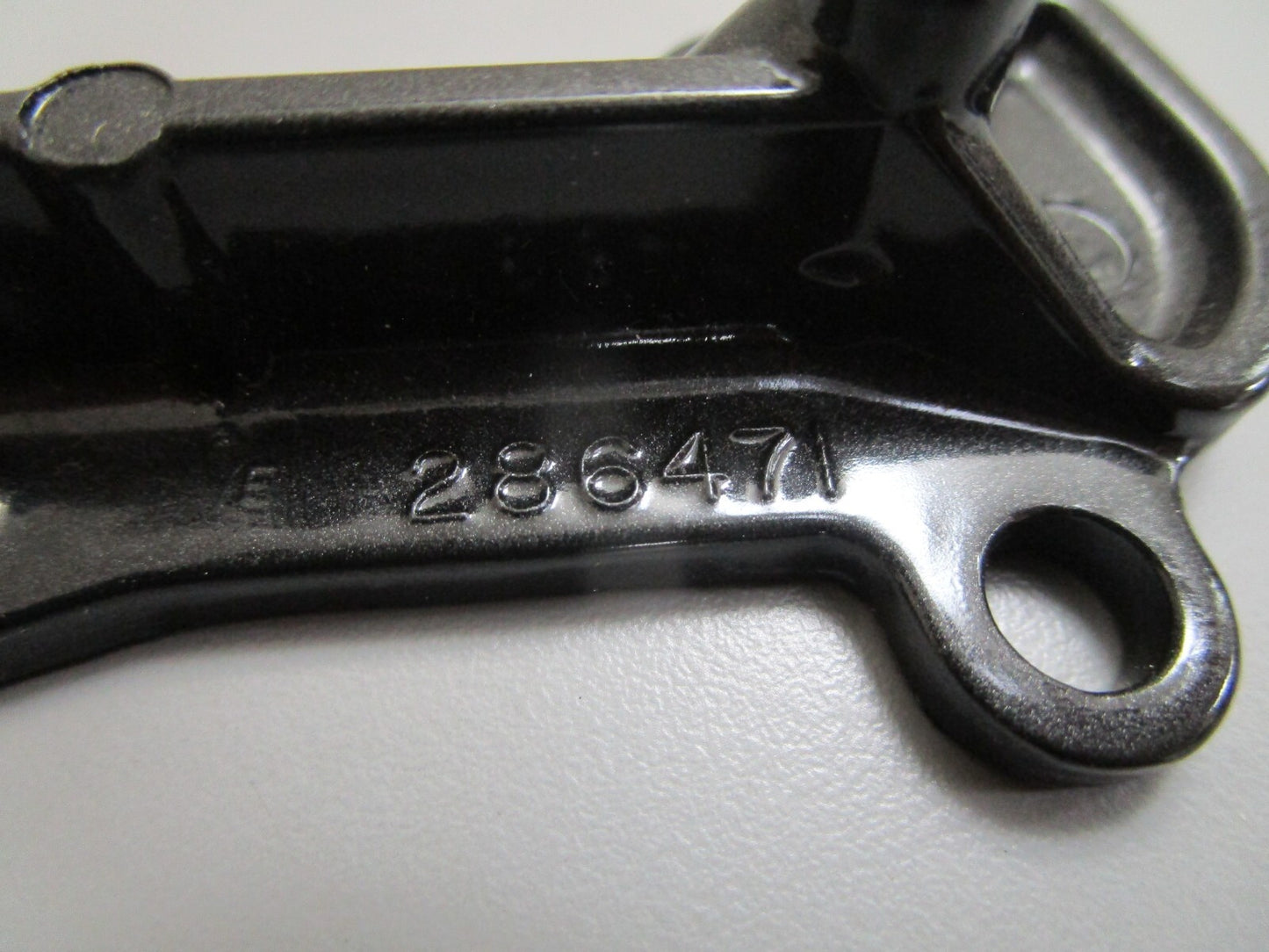 *NEW OEM* 0820 Mercury Quicksilver Cylinder Cover Assy FA429471