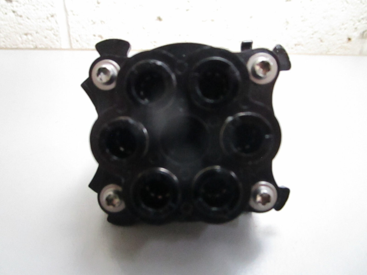 *NEW OEM* 0820 OMC Johnson Evinrude Oil Manifold Ay 5007639