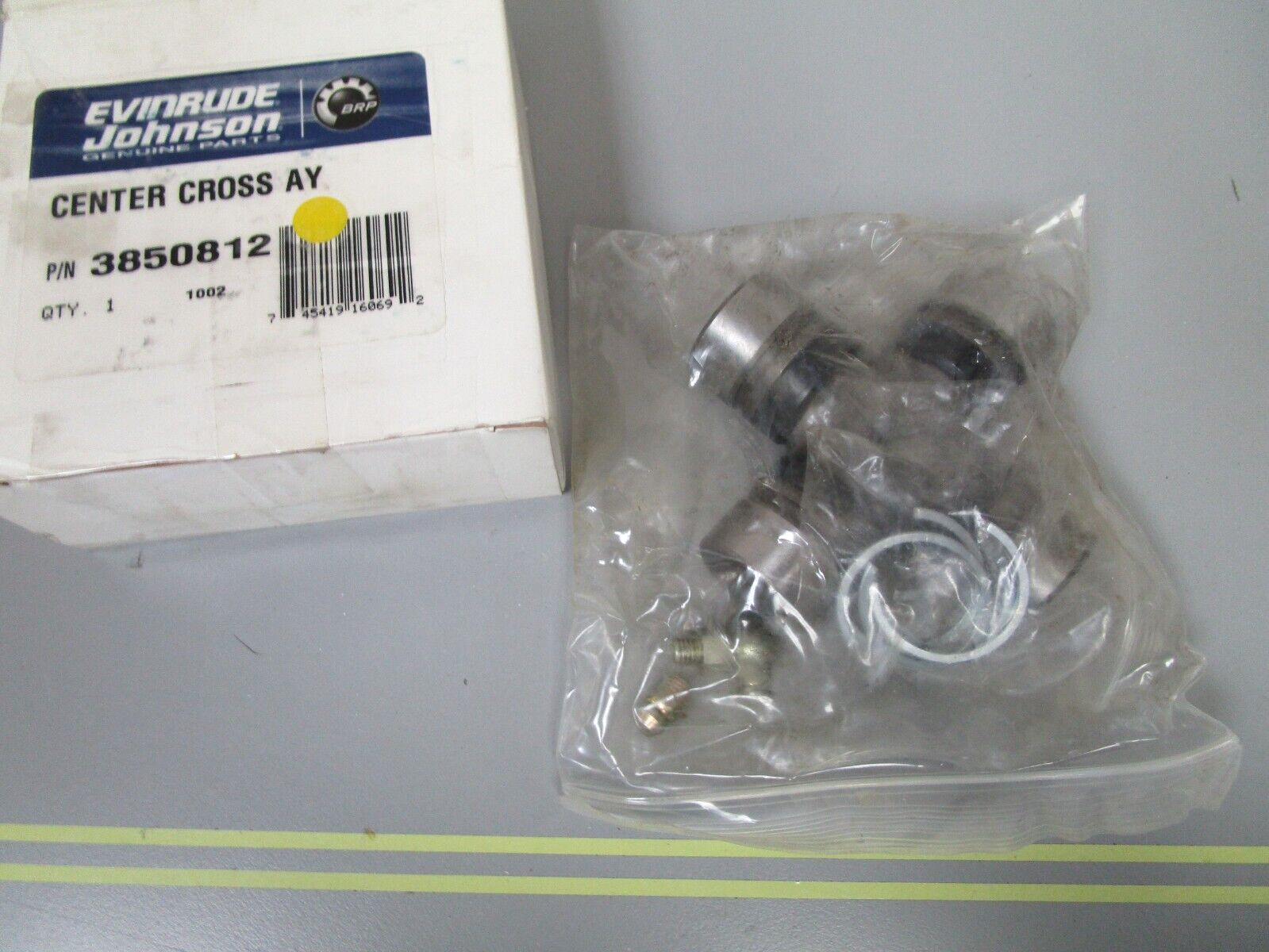 *NEW OEM* 0720 OMC Johnson Evinrude Center Cross Assembly 3850812