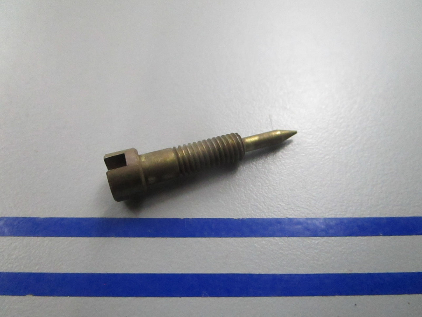 NEW OEM F015627 Mercury Force Needle Valve 0810