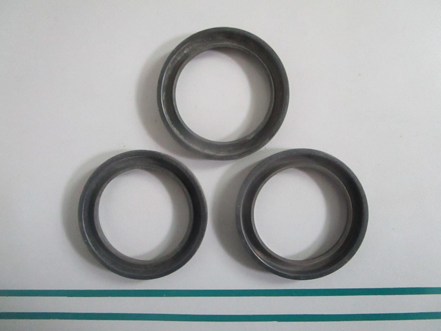 NEW OEM (LOT OF 3) 320937 0320937 OMC Johnson Evinrude Swivel Bracket Seal 0820