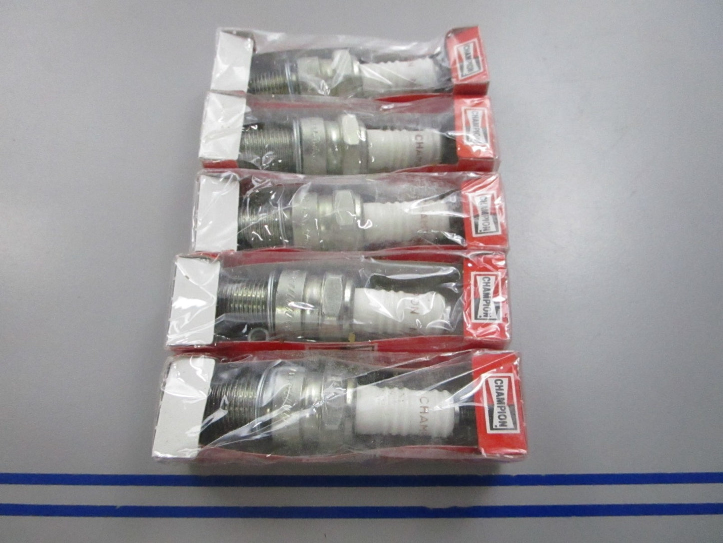 NEW (LOT OF 5) N4C Champion Spark Plug 0810