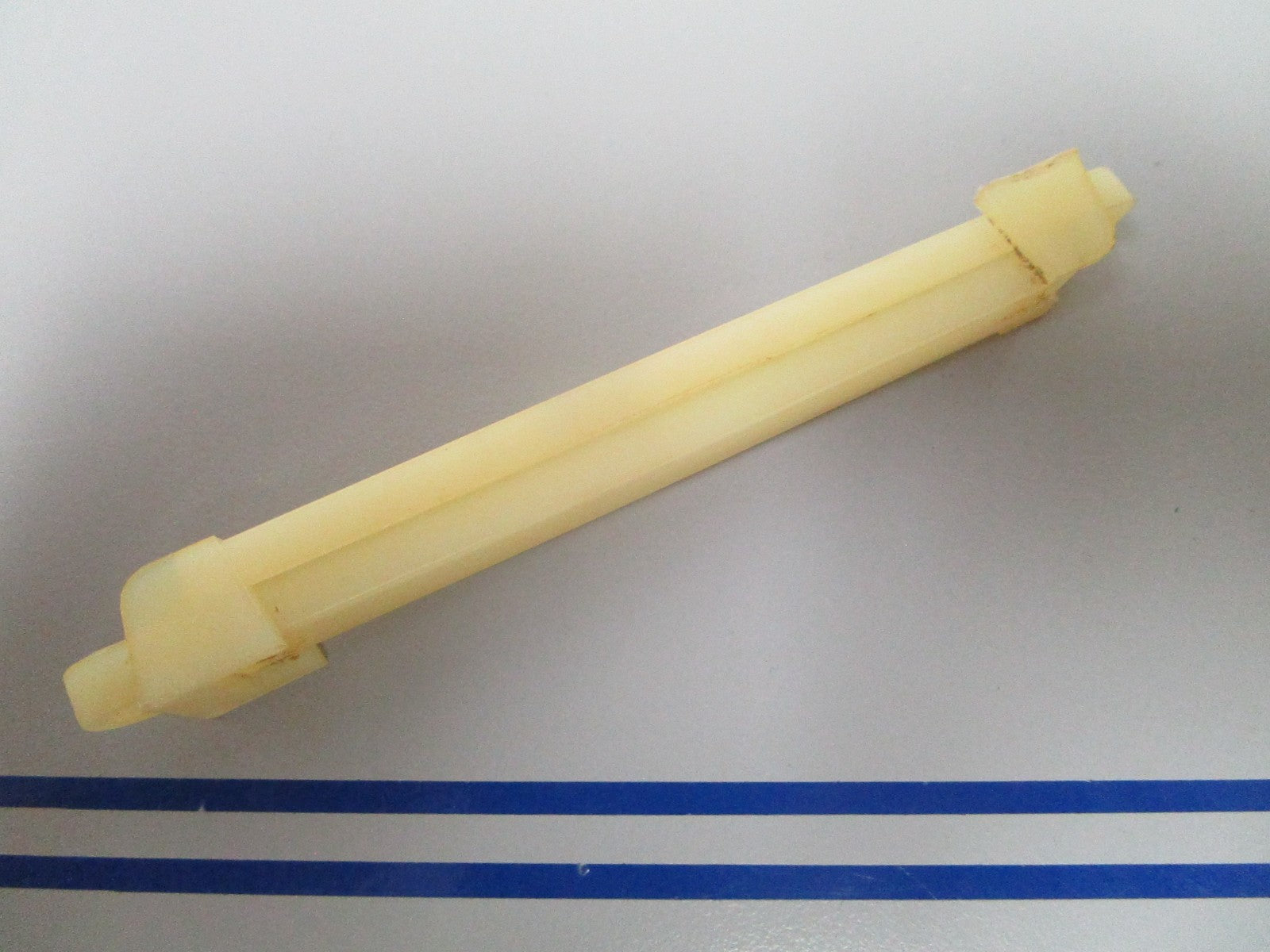 NEW OEM 204916 0204916 OMC Johnson Evinrude Slide 0810