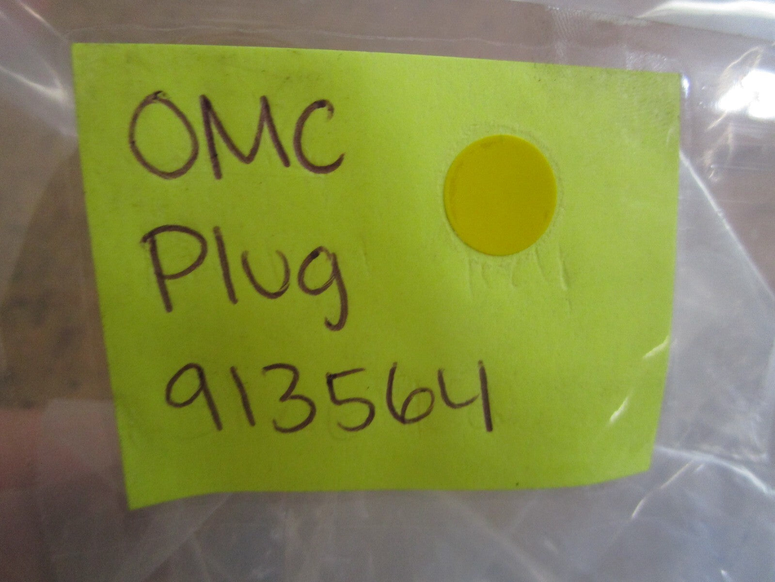 *NEW OEM* (LOT OF 2) 0750 OMC Johnson Evinrude PLUG 913564 0913564