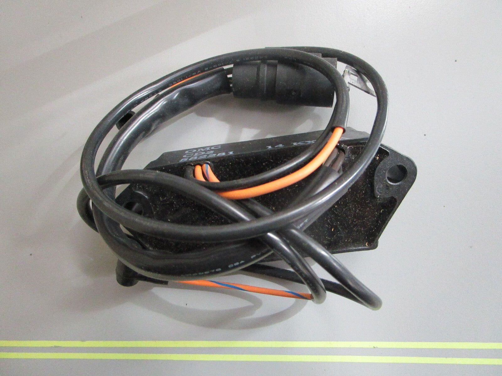 *NEW OEM* 0820 OMC Johnson Evinrude Power Pack 582285 0582285 582281 0582281