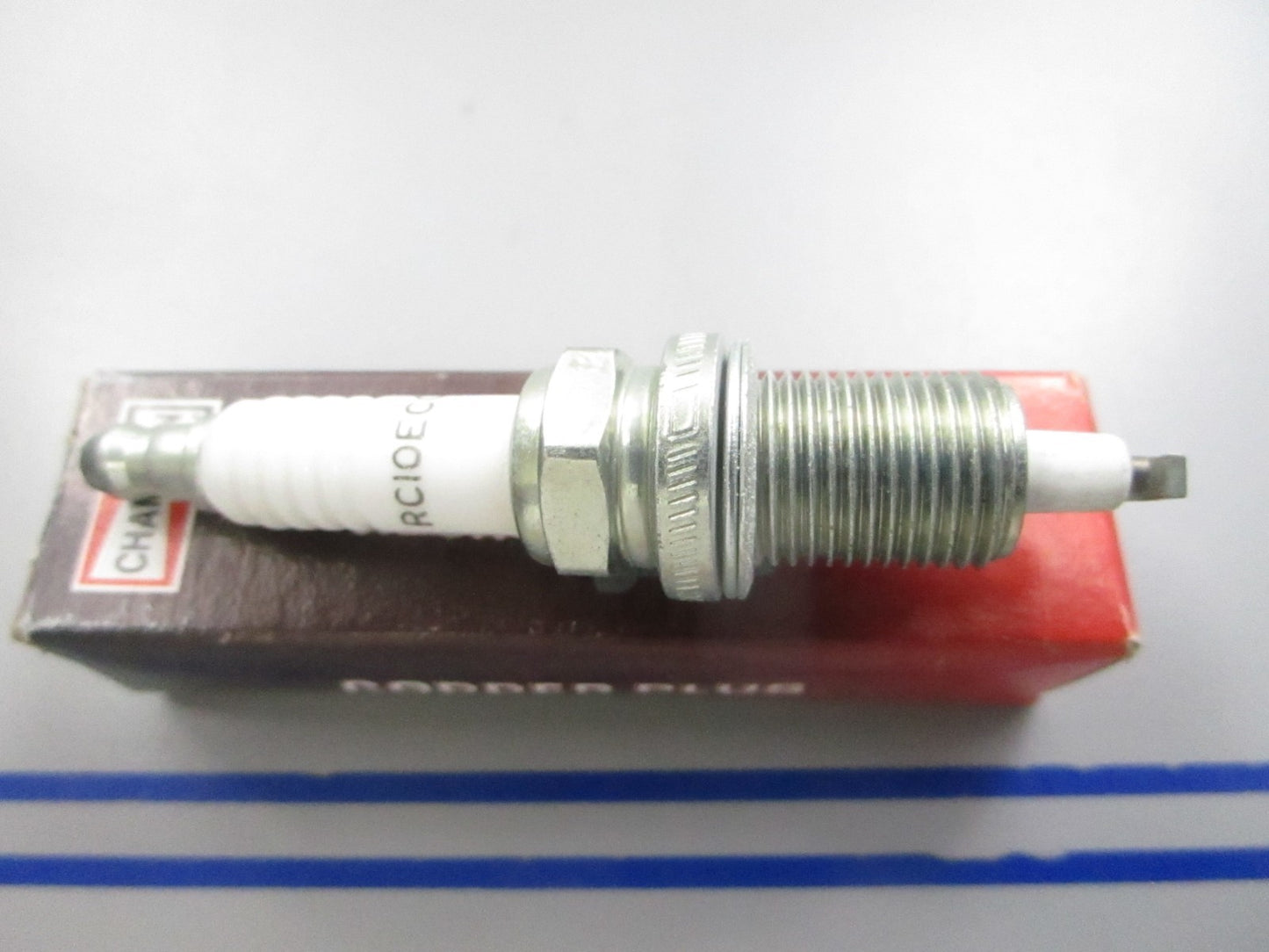 NEW RC10ECC Champion Spark Plug 0810