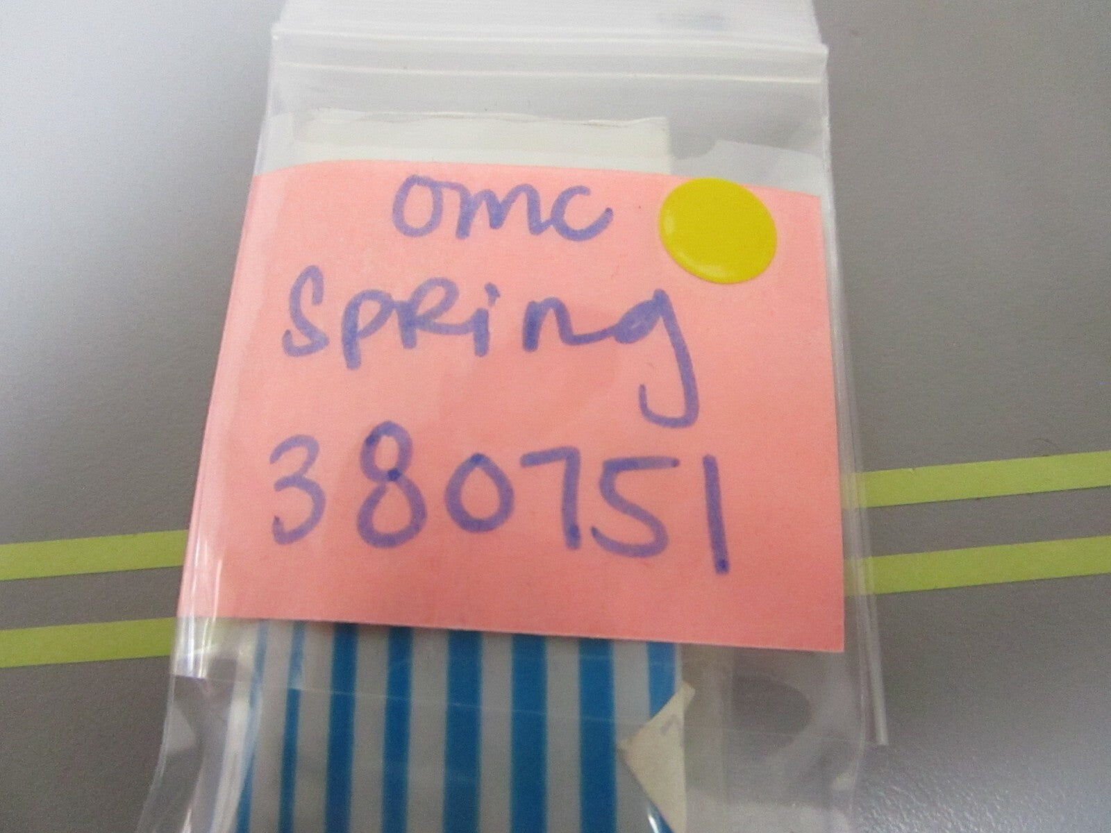 *NEW OEM* (LOT OF 2) 0810 OMC Johnson Evinrude Spring 380751 0380751