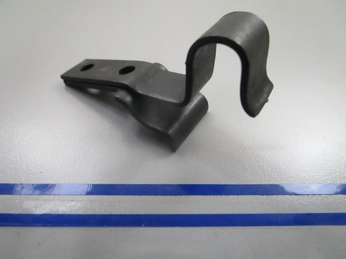 *NEW OEM* 0810 OMC Johnson Evinrude Hook Assembly 436301 0436301