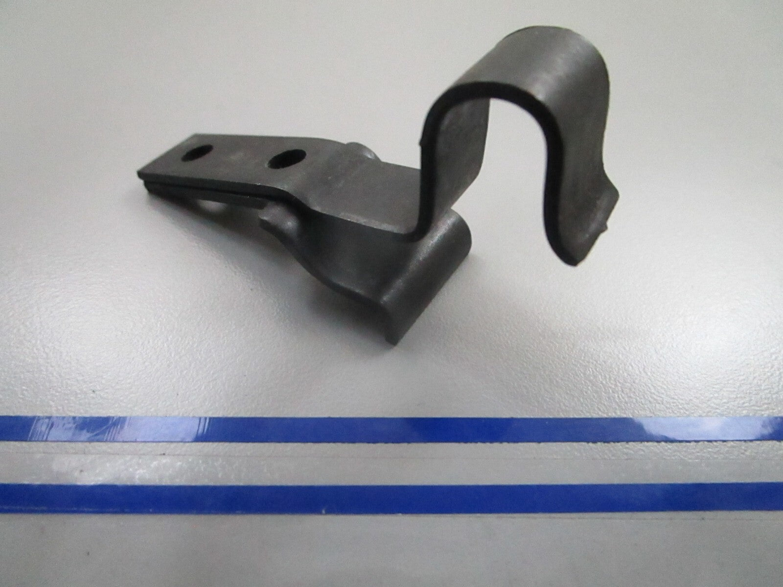 *NEW OEM* 0810 OMC Johnson Evinrude Hook Assembly 436301 0436301