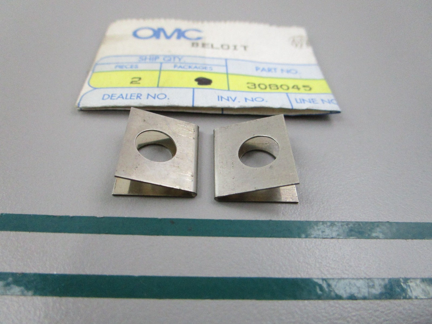 NEW OEM (LOT OF 2) 308045 0308045 OMC Johnson Evinrude Retainer 0810