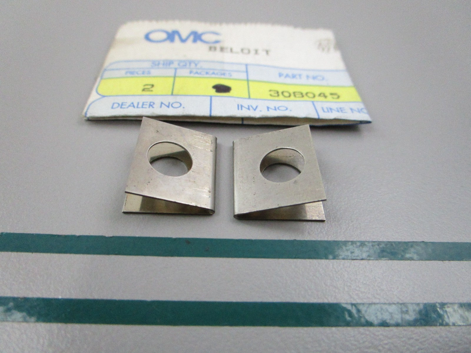 NEW OEM (LOT OF 2) 308045 0308045 OMC Johnson Evinrude Retainer 0810
