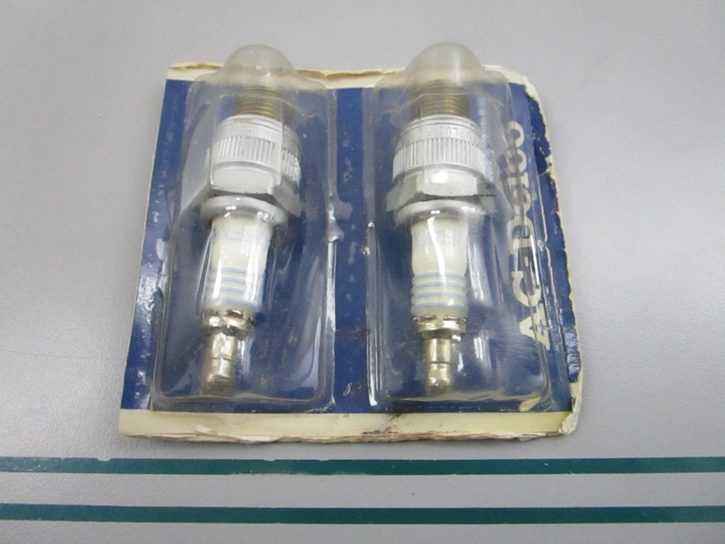 NEW OEM (LOT OF 2) VB40FEM AC Delco Spark Plug 0810