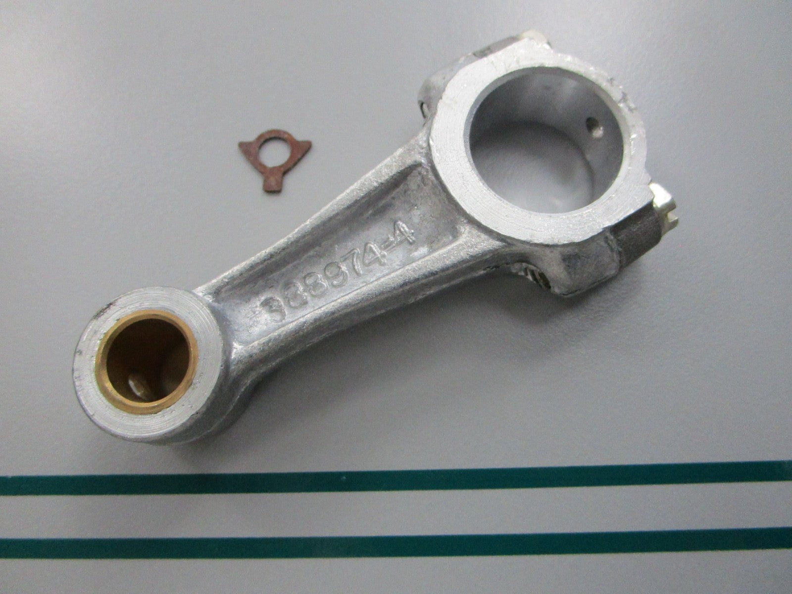 NEW OEM 388976 0388976 OMC Johnson Evinrude Connecting Rod 0810