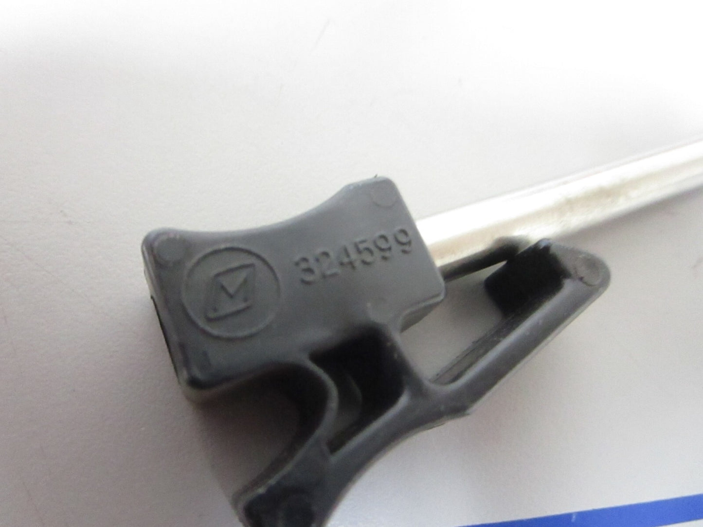 *NEW OEM* 0810 OMC Johnson Evinrude Trim Pin & Knob 433371 0433371