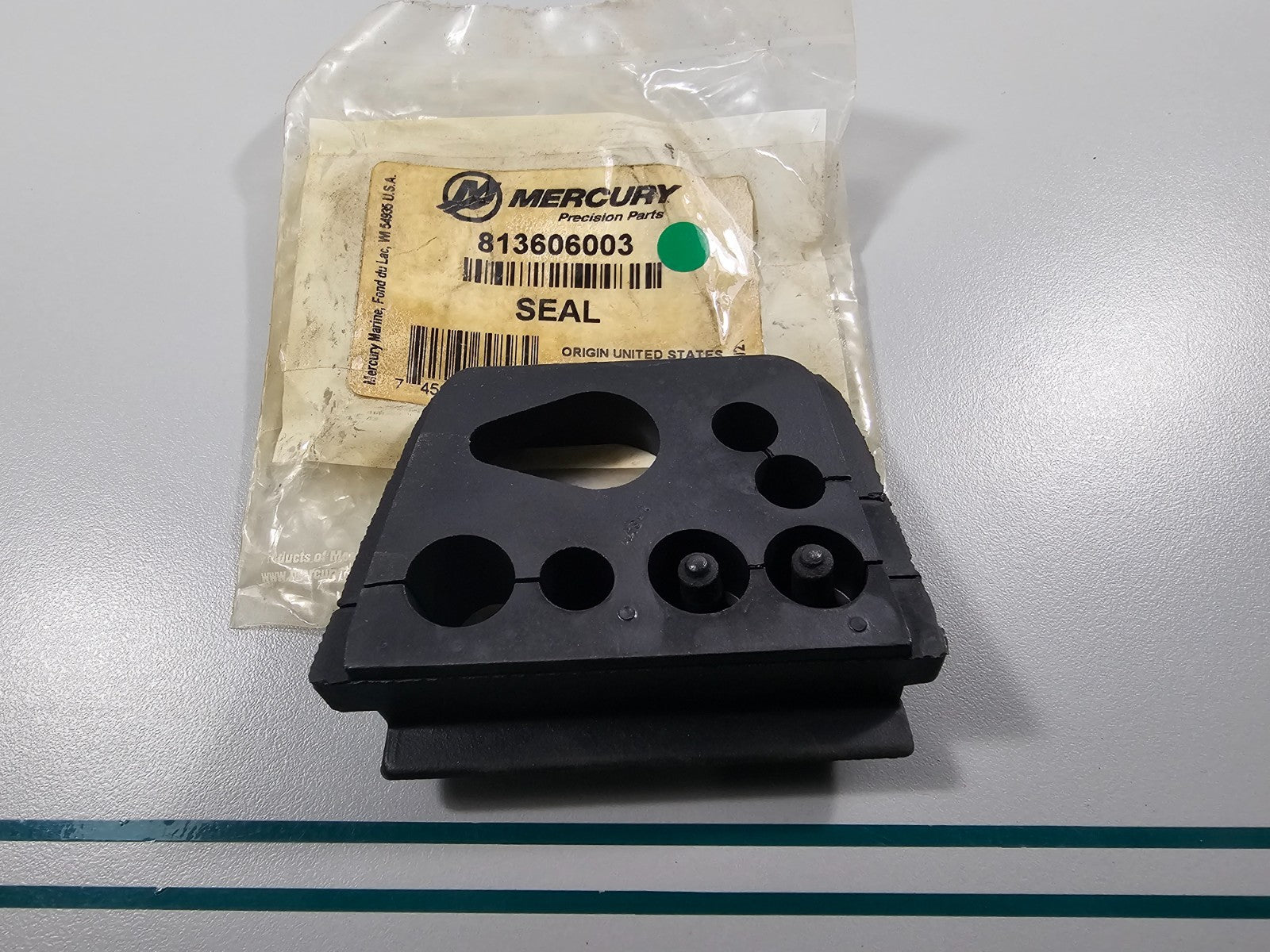 NEW OEM 813606003 Mercury Quicksilver Seal 0810