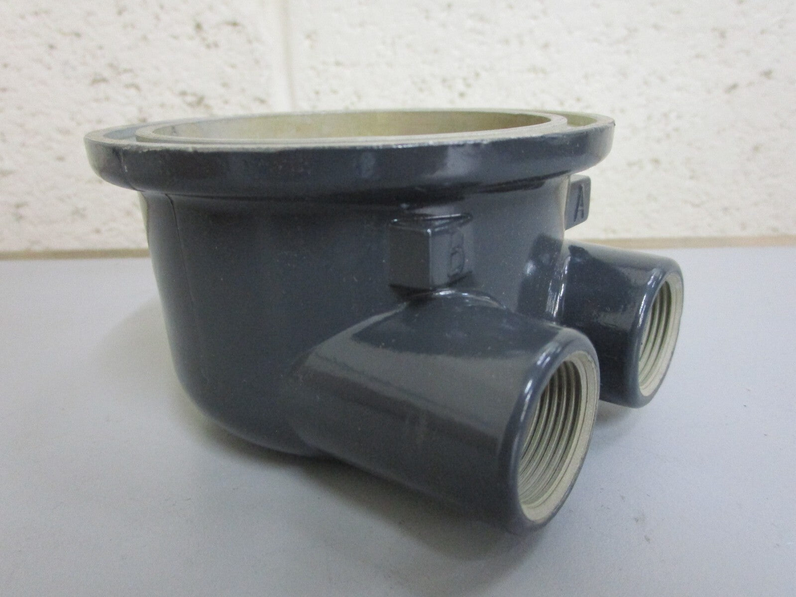 *NEW OEM* 0820 OMC Johnson Evinrude Adapter 3853246